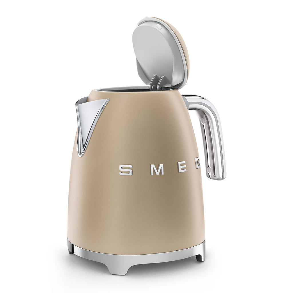SMEG 1.7L Kettle Champagne Matte Retro 50's