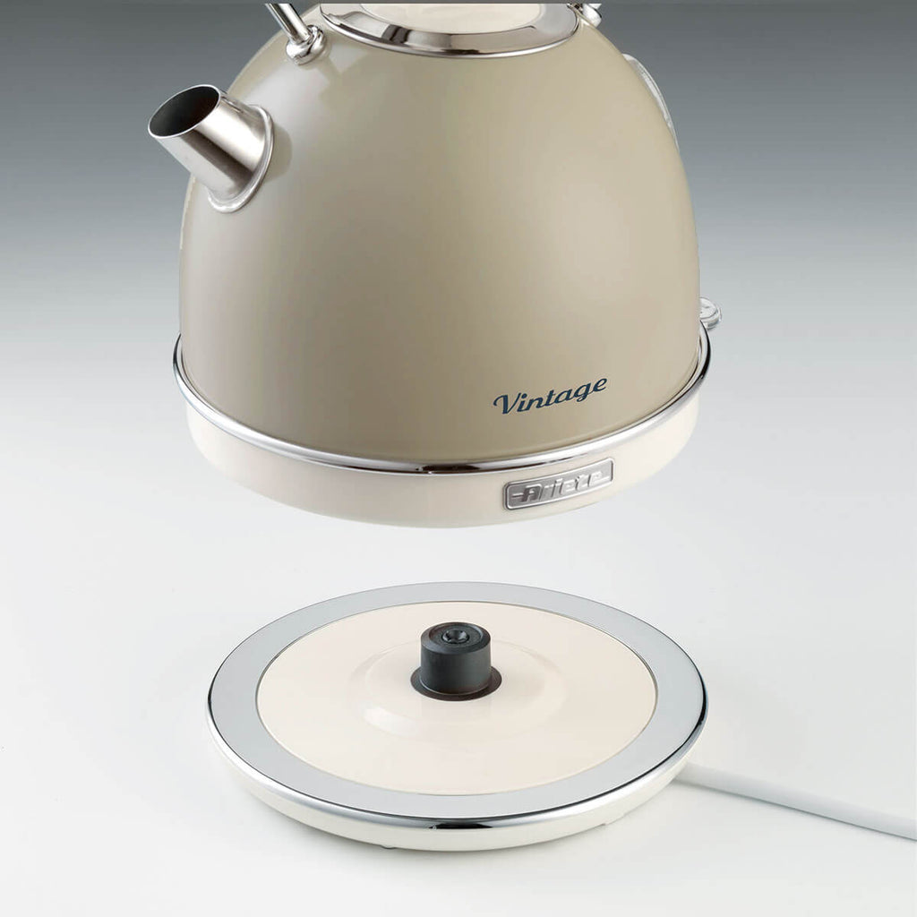 ARIETE Vintage Electric Kettle 1.7L Stainless Steel Beige + ARIETE Vintage 2-Slice Toaster Beige Design