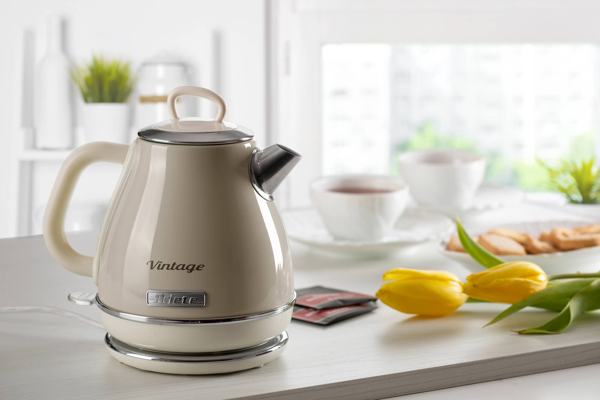 ARIETE Vintage 1L Kettle Beige Pear Shape
