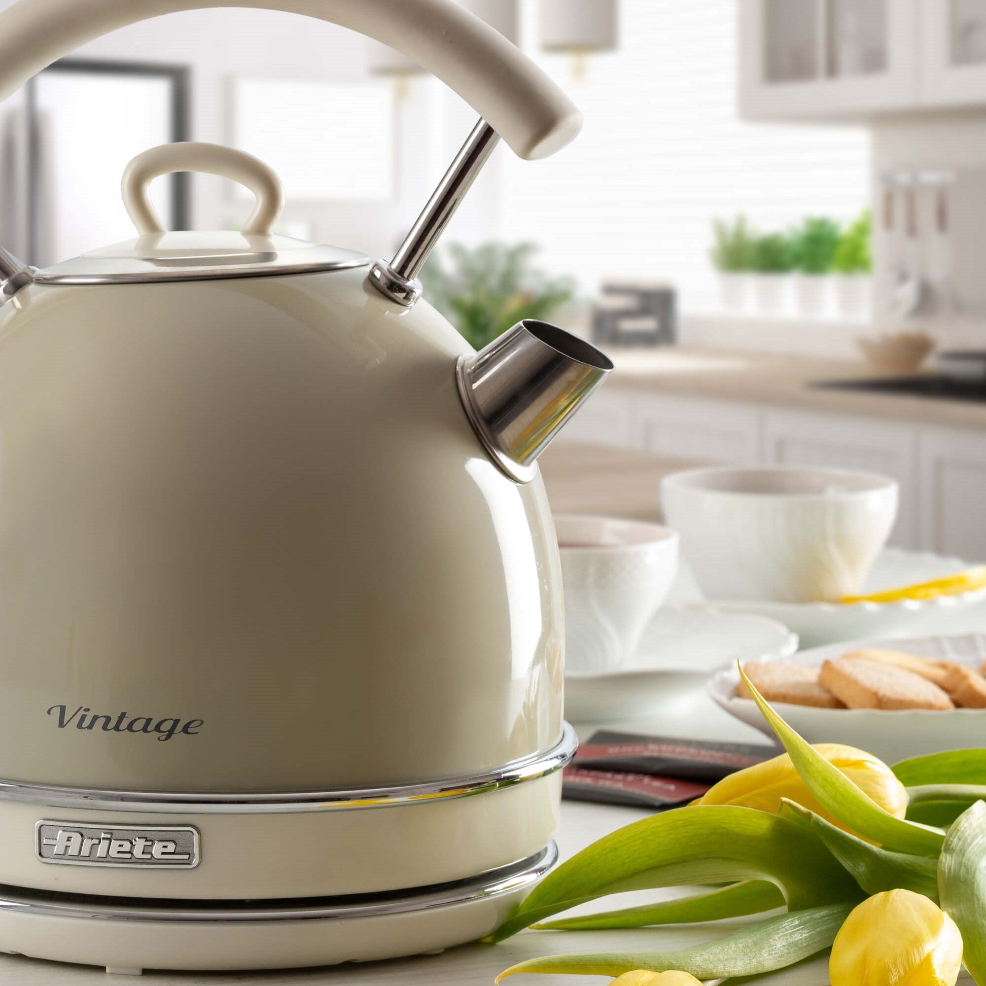 ARIETE Vintage Electric Kettle 1.7L Stainless Steel Beige