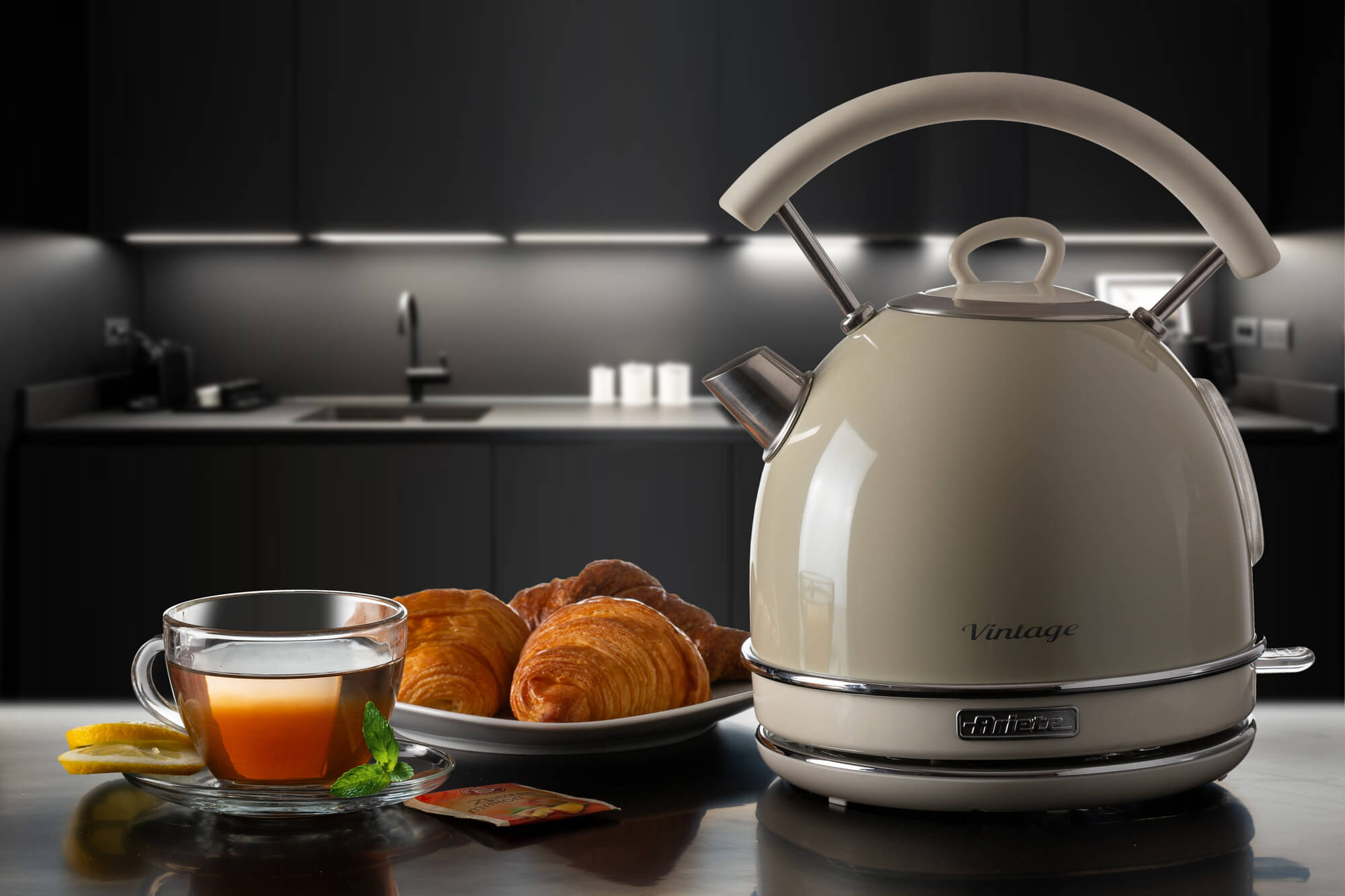 ARIETE Vintage Electric Kettle 1.7L Stainless Steel Beige