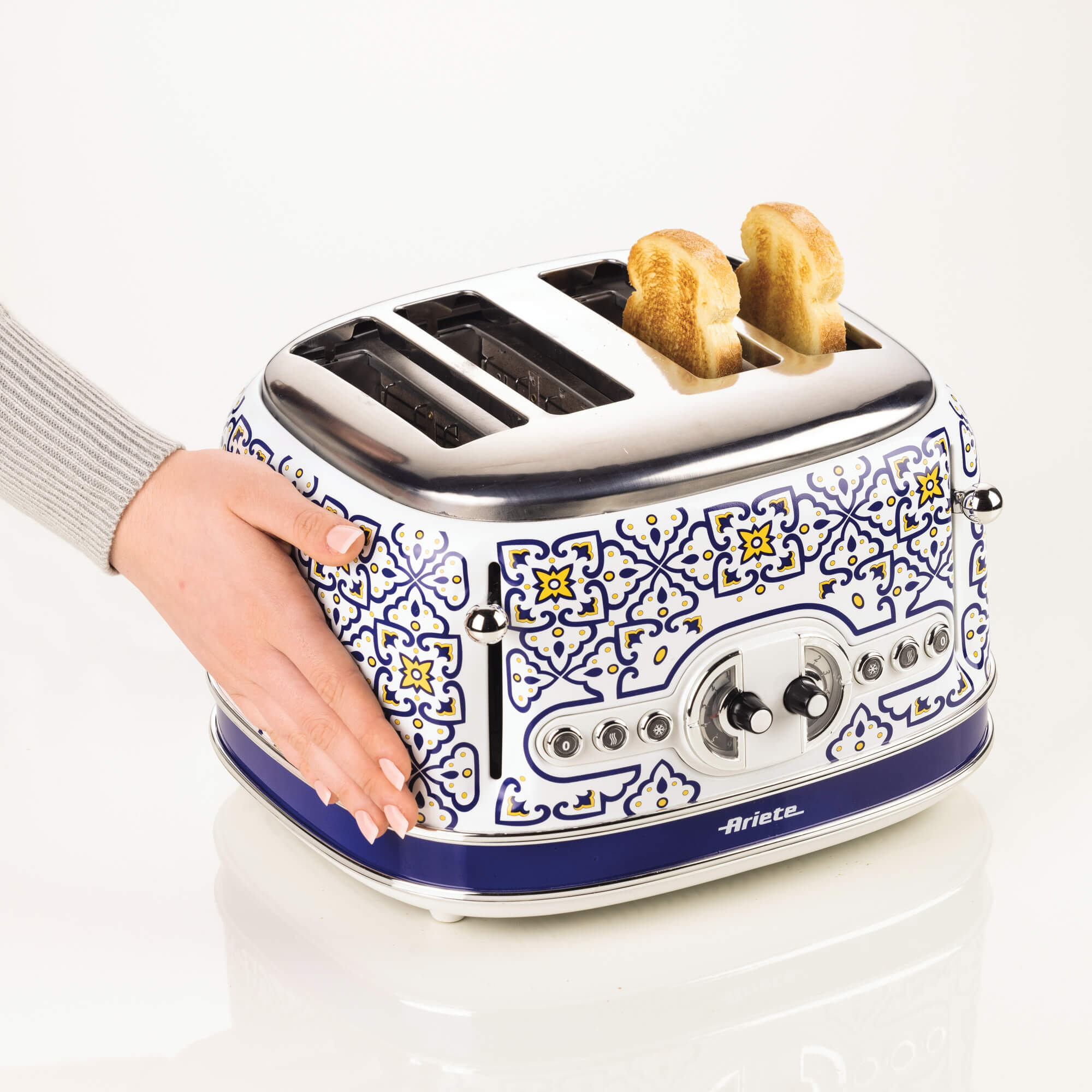 ARIETE Capri Vintage Kettle 1.7L Mediterranean Design + 4-Slice Toaster + Juicer